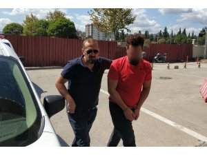 Bekar evinde uyuşturucu satışına 2 gözaltı