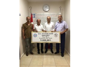 Meram Kara Kartallar çekini aldı