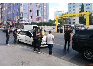 Esenyurt’ta hassas burunlu ’Bozo’ ile okul çevresinde narkotik denetimi