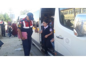 Bursa’da jandarma ekipleri servis denetiminde