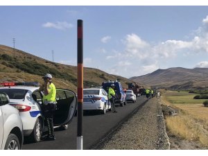 GÜNCELLEME - Erzurum'da trafik kazası: 5 ölü