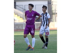 Bilal Budak Manisaspor’un en genç oyuncusu oldu