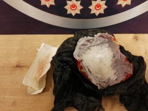 Polisi görünce uyuşturucuyu tuvalete döktüler...O anlar kameraya böyle yansıdı