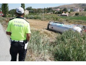 20 ton LPG ile takla atan tanker boşaltılacak