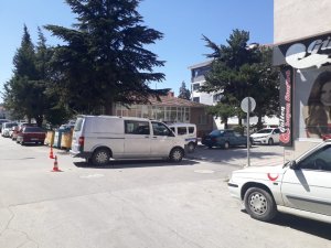 Motosiklet ile kamyonet çarpıştı; 1 yaralı