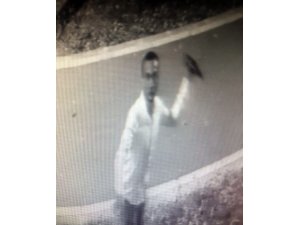 Güvenlik kamerasına içki şişesi fırlatan şahıs gözaltına alındı