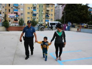 81 ilde eş zamanlı okul çevrelerine ve Servis Araçlarına Sıkı Denetim