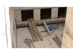 İnşaat iskelesinden düşen işçi hayatını kaybetti