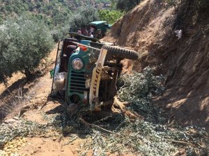 Tarım işçilerini taşıyan araç uçuruma yuvarlandı; 1 ölü, 5 yaralı