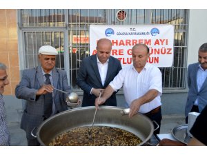 Gölova'da aşure dağıtımı