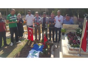 Taraftarlardan şehit Tufan Kansuva'nın kabrine ziyaret