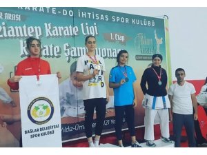 Sivaslı karateciler Gaziantep’ten dereceyle döndü