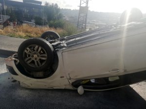 Avcılar’da otomobil takla attı