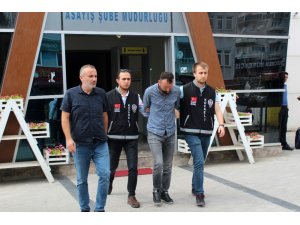 Turisti otoyolda indirip parasını gasp ettiği iddia edilen taksici serbest kaldı