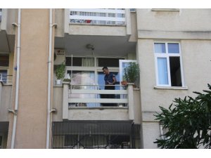 Oğlu yemeği beğenmeyince kendini balkondan aşağı attı