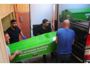 Eşi tarafından öldürülen kadının cenazesi alındı