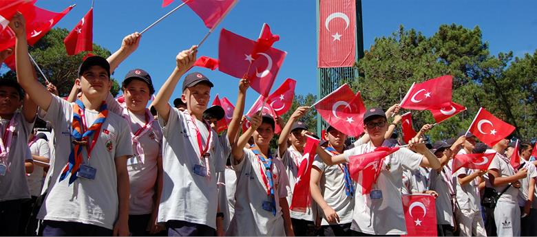 İBB Yaz İzci Kampı'na 6 bin kişi katıldı