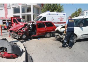 Mersin’de trafik kazası: 1’i ağır 5 yaralı