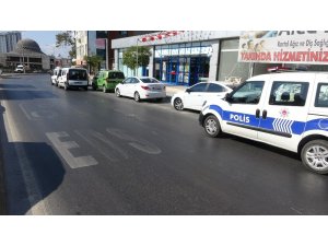 Kartal’da markette silahlı soygun