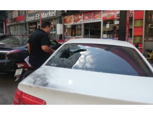 Eline aldığı levyeyle lüks araçları parçaladı