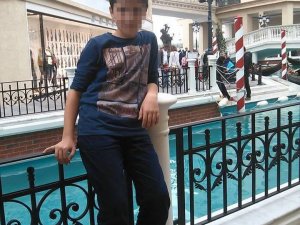 Babasından kaçan çocuk camdan atladı