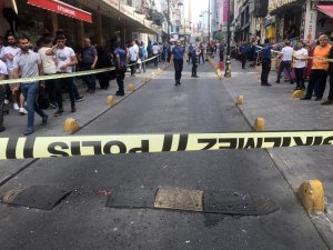 Aksaray’da motosiklet sesinden silahlı kavga çıktı: 1’i ağır 3 yaralı