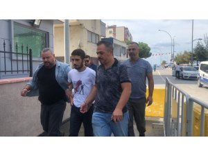 GÜNCELLEME - Evinde bıçakla öldürülen kadının katil zanlısı oğlu çıktı