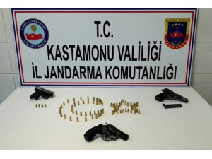 Kastamonu’da uyuşturucu ve silah kaçakçılığı operasyonu