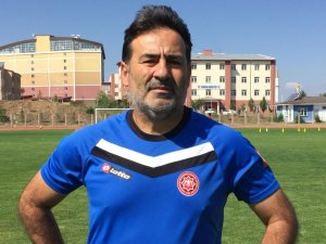 Ahat Kömürlüoğlu: “Güzel takım kurduk”