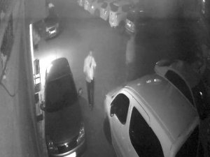 Başkan yardımcısının aracına kesici aletlerle zarar verdiler