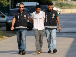 Ablasını 25 yerinden bıçakladı, kaçarken ambulansı aradı