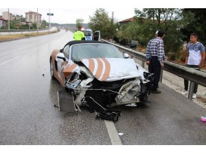 Lüks araç hurdaya döndü