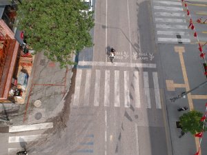 Sivil polisler kamerayla kaydedip ihbar etti, resmi polisler durdurup ceza yazdı