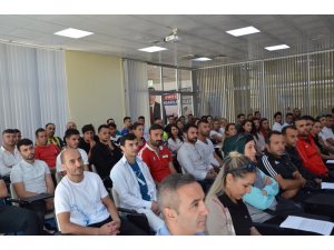 Eskici, antrenör ve sportif eğitim uzmanlarıyla buluştu