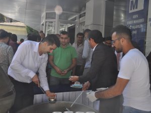 Muhasebeciler aşure ikram etti