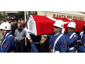 Hayatını kaybeden asker toprağa verildi