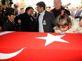 3 ilde şehitler gözyaşıyla uğurlandı