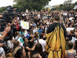 İklim aktivisti Thunberg'den Beyaz Saray önünde protesto