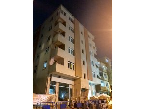 Kolonlarında çatlak oluşan bina boşaltıldı