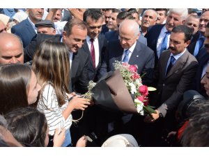 "MHP olarak ülkeyi karşılıksız seviyoruz"