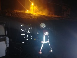 Malatya’da tellak pazarında korkutan yangın