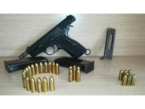 Adana’da 39 silah ele geçirildi, 173 hükümlü yakalandı