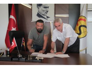Eskişehirspor’un yeni teknik direktörü Coşkun Demirbakan