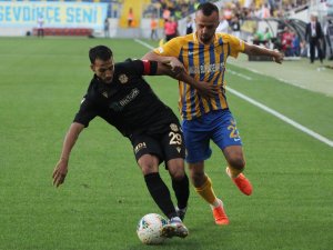 Süper Lig: MKE Ankaragücü: 0 - BTC Türk Yeni Malatyaspor: 3 (İlk yarı)
