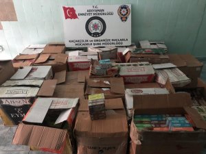 Depo baskınında kaçak nargile tütünleri ele geçirildi