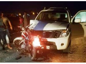 Kamyonet ile motosiklet çarpıştı: 2 yaralı