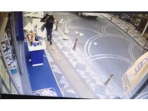 Anne ve kızının yaralanma anı güvenlik kamerasında