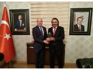 Sertan Ayçiçek’e, ’Yılın CEO’su’ ödülü