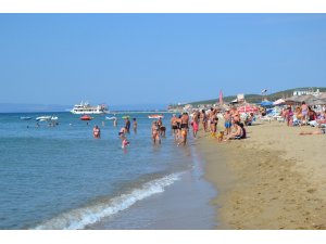 Sarımsaklı plajları Sırp turistlere kaldı