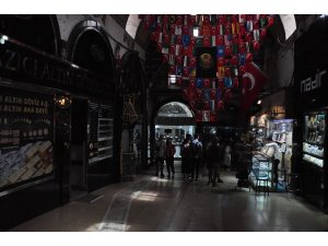 Kapalıçarşı karanlığa büründü